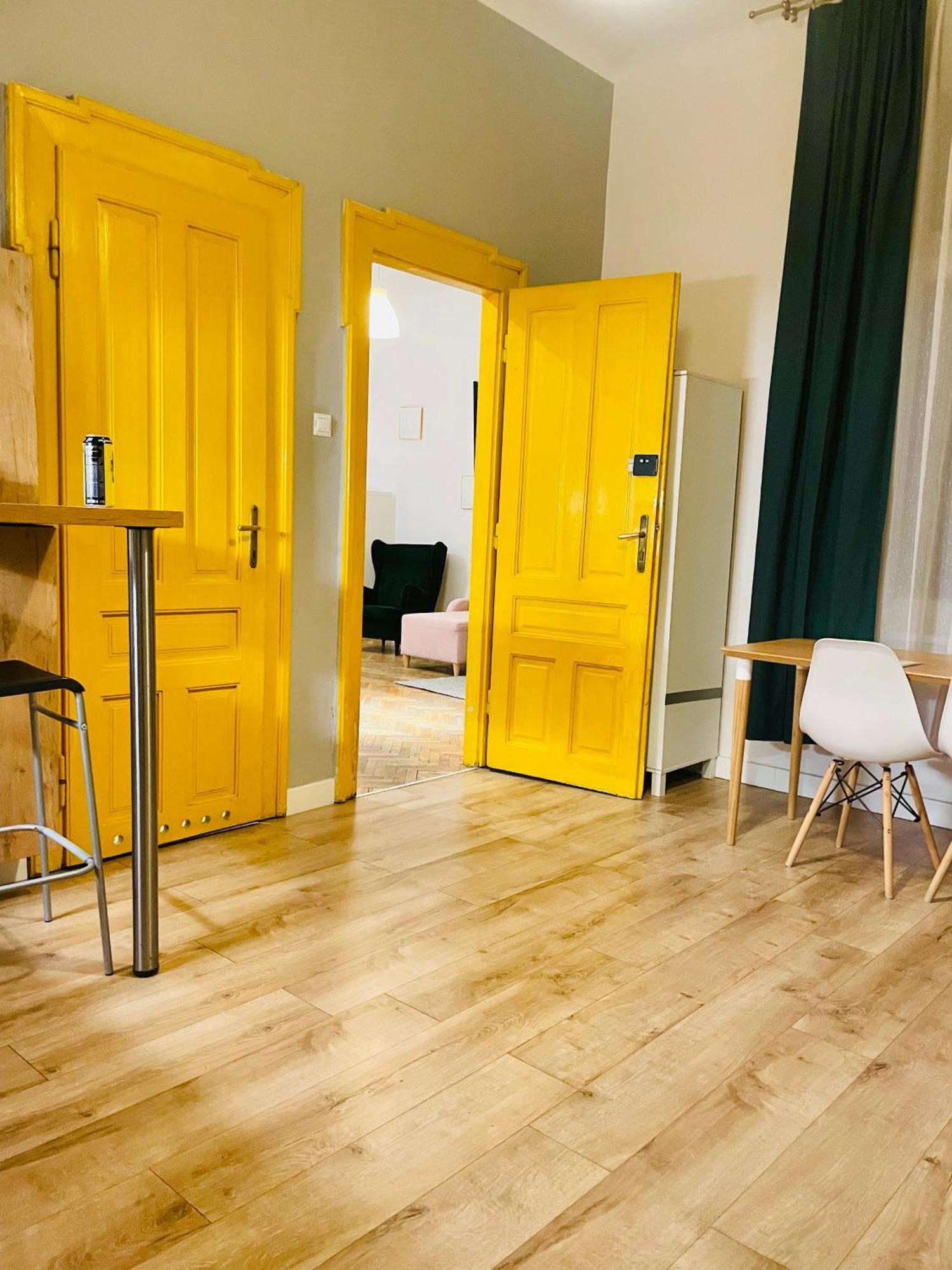 Roller Aparthostel Aparthotel *